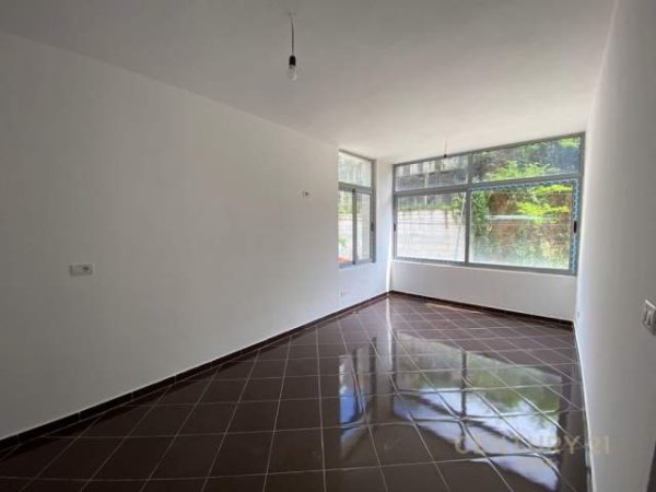 Tirane, shitet apartament 2+1 Kati 3, 94 m² 68.500 Euro (Rruga Muhamed Deliu)