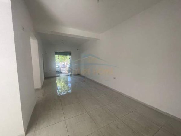 Tirane, jepet me qera ambjent biznesi Kati 0, 59 m² 500 Euro (Mine Peza)