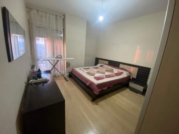 Tirane, jepet me qera apartament 1+1+BLK Kati 6, 75 m² 450 Euro (Rruga Panorama)