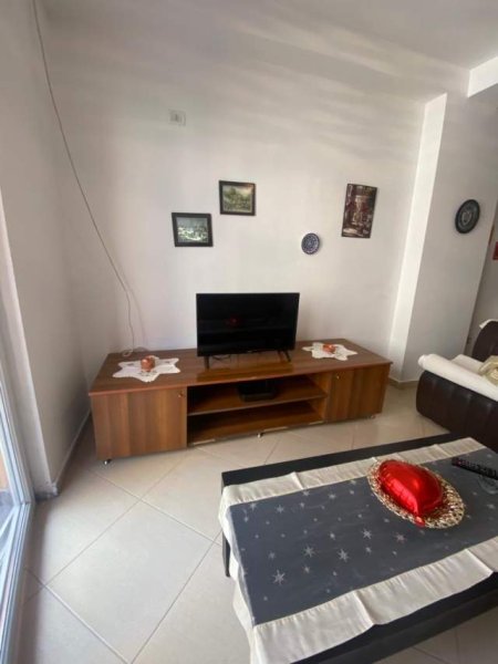 Tirane, jepet me qera apartament 1+1+BLK Kati 3, 35.000 Leke