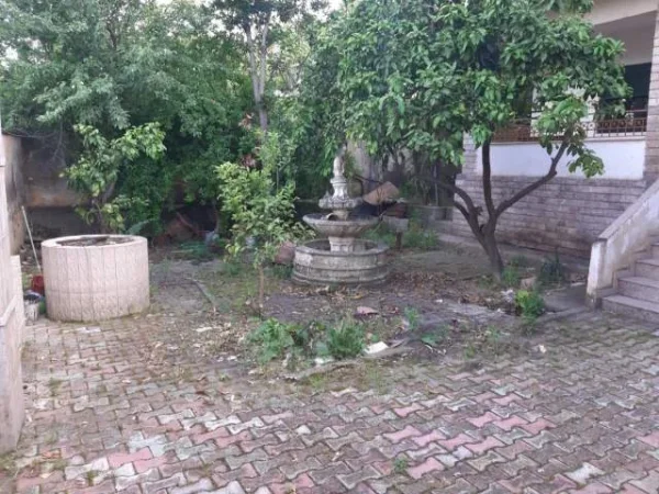 Tirane, shes Vile Kati 1, 360 m² 300.000 Euro (Yzberisht)