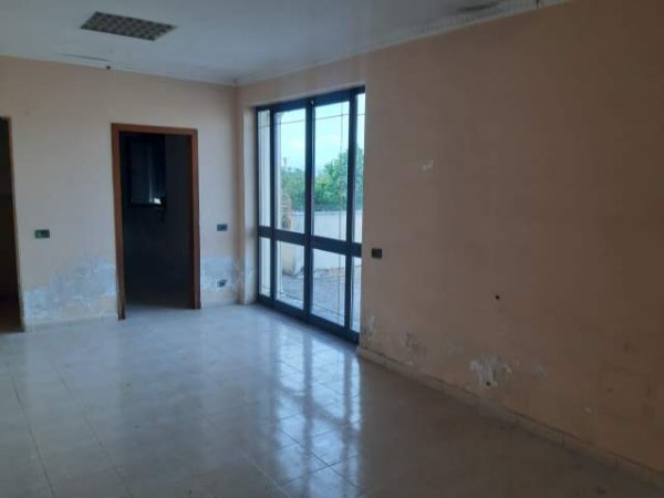 Tirane, shes Vile Kati 1, 360 m² 300.000 Euro (Yzberisht)