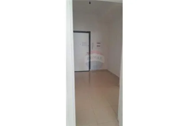 Tirane, jepet me qera zyre Kati 1, 108 m² 500Euro (Kodra e Diellit 1)