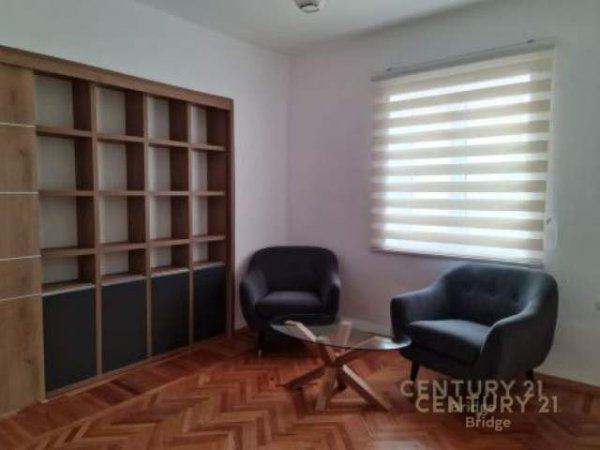 Tirane, jepet me qera apartament 2+1+BLK Kati 3, 92 m² 600 Euro (Myslym Shyri)