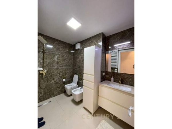 Tirane, jepet me qera apartament 2+1+A+BLK Kati 3, 114 m² 1.000 Euro (Rruga e Kosovarëve)