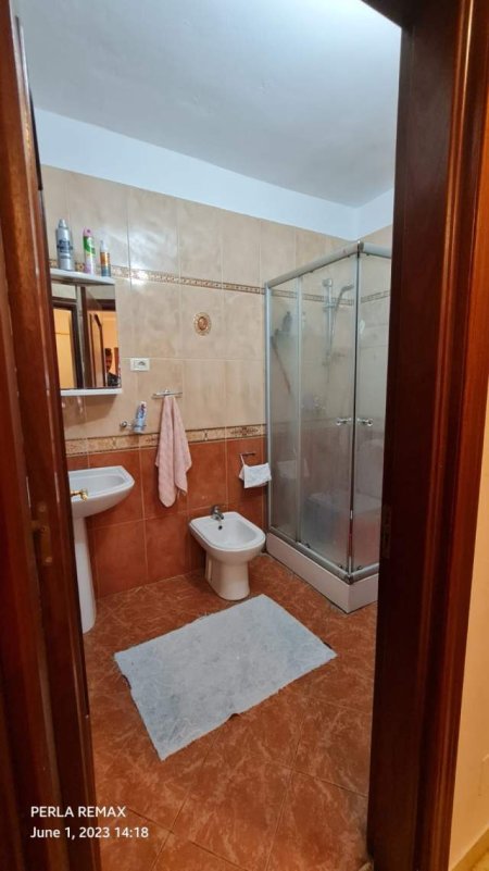 Tirane, shitet apartament 2+1+A+BLK Kati 8, 103 m² 165.000 Euro (Komuna e Parisit)