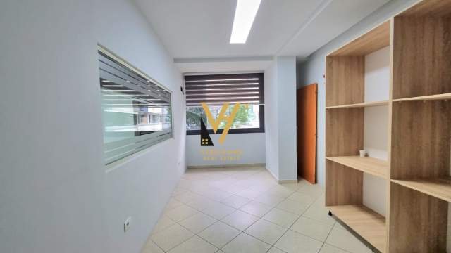 Tirane, jepet me qera zyre Kati 2, 180 m² 1.200 Euro (rruga e elbasanit)