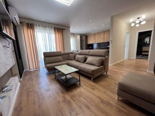 Tirane, jepet me qera apartament 2+1+BLK Kati 3, 110 m² 700 Euro (Don Bosko)