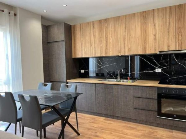 Tirane, jepet me qera apartament 2+1+BLK Kati 3, 110 m² 700 Euro (Don Bosko)