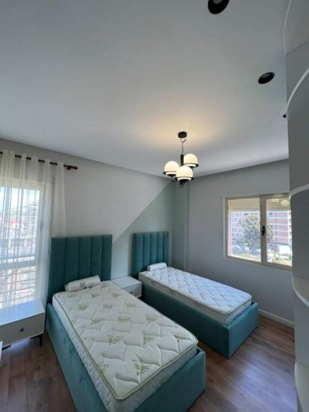Tirane, jepet me qera apartament 2+1+BLK Kati 3, 110 m² 700 Euro (Don Bosko)