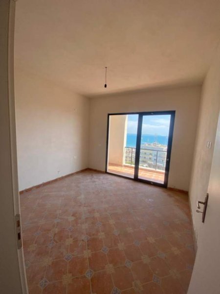 Durres, Shitet apartament i pabanuar me pare 1+1+BLK Kati 4, 74 m² 1.200 Euro/m2 (Vila e Zogut)