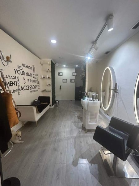 Tirane, jepet me qera ambjent biznesi Kati 0, 100 m² 1.000 Euro tek Shallvaret