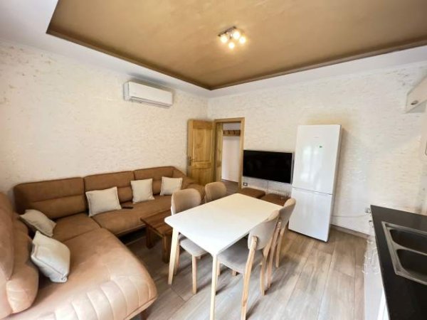 Tirane, ofert apartament 2+1 Kati 0, 70 m² 350 Euro (5 maji)