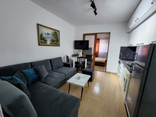 Tirane, jepet me qera garsonier 1+1 Kati 3, 50 m² 350 Euro (Myslym Shyri)