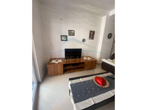Tirane, jepet me qera apartament 1+1 Kati 2, 66 m² 35.000 Leke (Unaza E Re Astir)