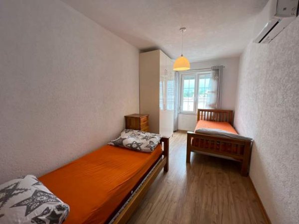 Tirane, jepet me qera apartament 1+1+BLK Kati 4, 100 m² 400 Euro (5 maji)