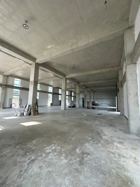 Tirane, jepet me qera magazine Kati 0, 800 m² 4.800 € (Prane Top Channel)