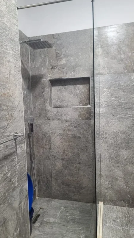 Tirane, jepet me qera apartament 1+1 Kati 9, 50 m² 800 € (Rruga Riza Cerova)