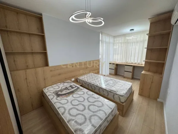 Tirane, shitet apartament 2+1 Kati 1, 93 m² 250.000 € (MYSLYM SHYRI)