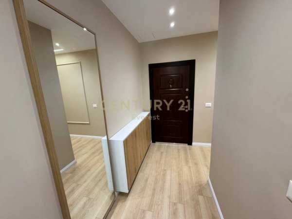 Tirane, shitet apartament 2+1 Kati 1, 93 m² 250.000 € (MYSLYM SHYRI)