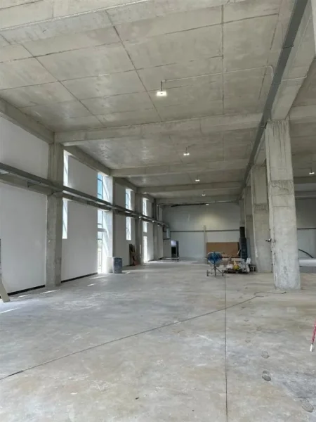 Tirane, jepet me qera ambjent biznesi Kati 0, 800 m² 4.800 € (kashar)