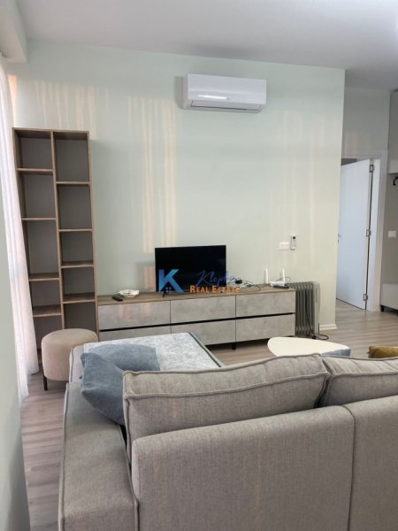 Tirane, jap me qera apartament 1+1+Ballkon Kati 9, 50 m² 650 € (afer Shkolles se Kuqe)