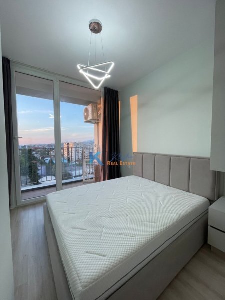 Tirane, jap me qera apartament 1+1+Ballkon Kati 9, 50 m² 650 € (afer Shkolles se Kuqe)