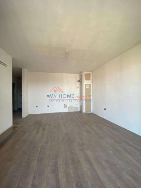 Tirane, shitet apartament 1+1+Ballkon Kati 9, 83 m² 122.500 € (Kompleksi Turdiu)