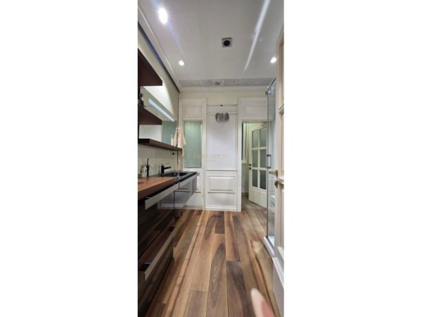 Tirane, jepet me qera apartament 1+1 Kati 2, 75 m² 700 € 