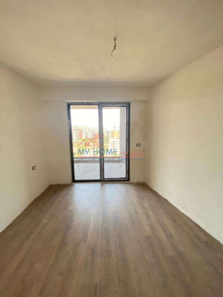 Tirane, shitet apartament 1+1+Ballkon Kati 9, 83 m² 122.500 € (Kompleksi Turdiu)