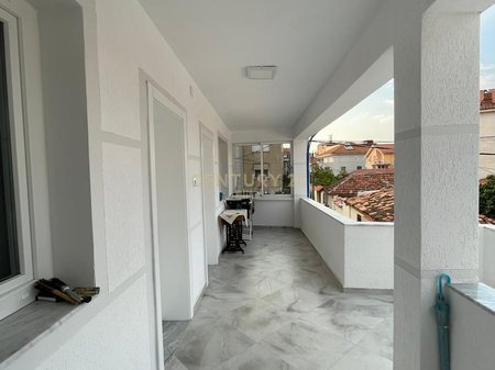 Tirane, jepet me qera Vile 2+1+Aneks+Ballkon Kati 0, 127 m² 1.200 € (Prane shkolles Misto Mame)