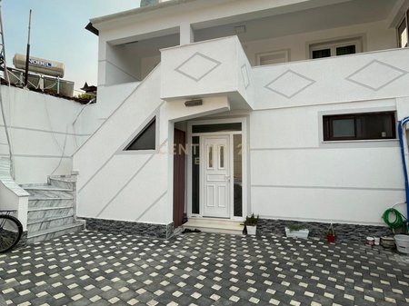 Tirane, jepet me qera Vile 2+1+Aneks+Ballkon Kati 0, 127 m² 1.200 € (Prane shkolles Misto Mame)