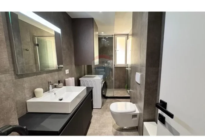 Tirane, shitet apartament 4+1+Ballkon , 278 m² 770.000 € 