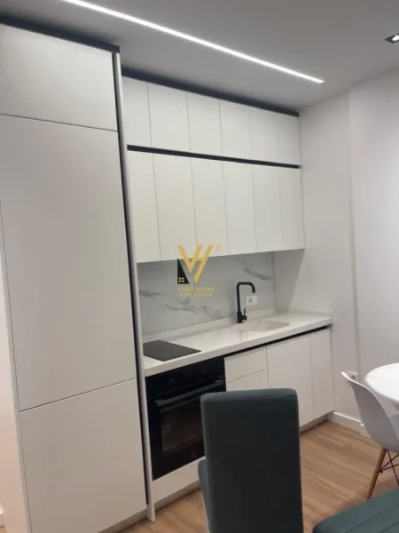 Tirane, jepet me qera apartament 1+1+Ballkon Kati 8, 56 m² 60.000 Leke (DELIJORGJI)