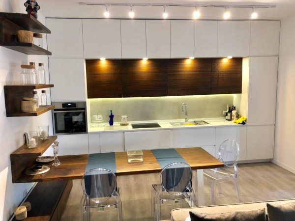 Tirane, jepet me qera apartament 1+1+Ballkon , 699 € (Perball Paravotit, Kopshti Zologjik)