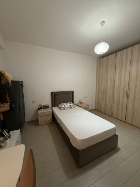 Tirane, jepet me qera apartament 1+1 Kati 6, 70 m² 600 € (Komuna e Parisit)
