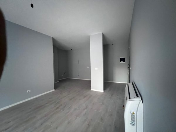 Tirane, jepet me qera apartament 2+1 Kati 3, 750 € 