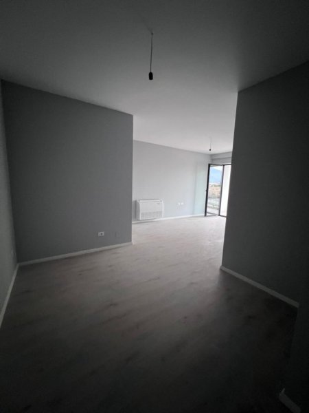 Tirane, jepet me qera apartament 2+1 Kati 3, 750 € 