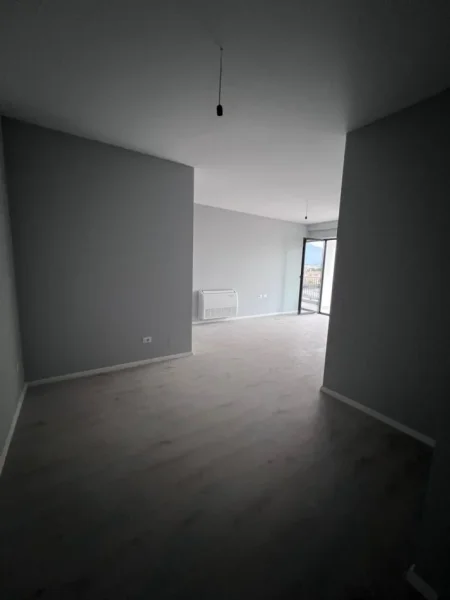 Tirane, jepet me qera apartament 2+1 Kati 3, 750 € 