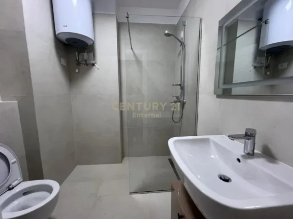 Tirane, jepet me qera apartament 2+1 Kati 3, 108 m² 1.500 € (Stadiumi Air Albania)