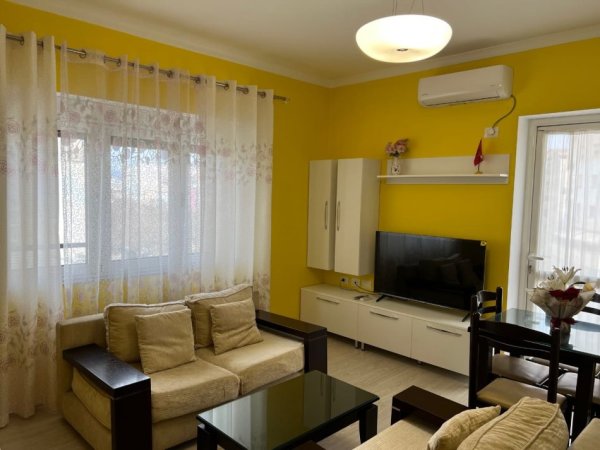Tirane, jap me qera apartament 2+1 Kati 4, 95 m² 600 € (Don Bosko, afer Viva Market)