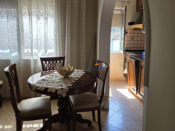 Tirane, jepet me qera apartament 2+1+Ballkon Kati 3, 100 m² 600 € (PJETER BUDI, RRUGA E ELBASANIT)