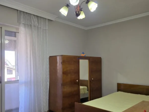 Tirane, jepet me qera apartament 2+1+Ballkon Kati 3, 100 m² 600 € (PJETER BUDI, RRUGA E ELBASANIT)