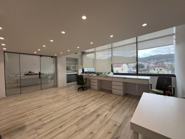 Tirane, jepet me qera ambjent biznesi Kati 1, 110 m² 1.500 € (Spitali Amerikan 3)