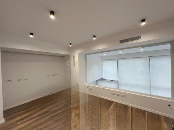 Tirane, jepet me qera ambjent biznesi Kati 1, 110 m² 1.500 € (Spitali Amerikan 3)