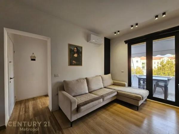 Tirane, shes apartament 1+1 Kati 4, 78 m² 185.000 € (Rruga e Durresit)