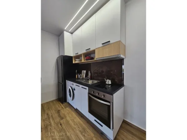 Tirane, shes apartament 1+1 Kati 4, 78 m² 185.000 € (Rruga e Durresit)