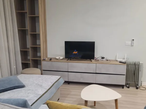 Tirane, jepet me qera apartament 1+1+Ballkon Kati 9, 50 m² 750 € (RRUGA RIZA CEROVA, SELVIA)