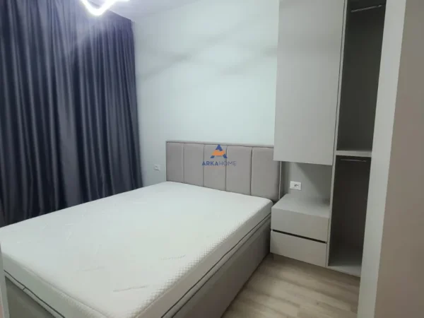 Tirane, jepet me qera apartament 1+1+Ballkon Kati 9, 50 m² 750 € (RRUGA RIZA CEROVA, SELVIA)