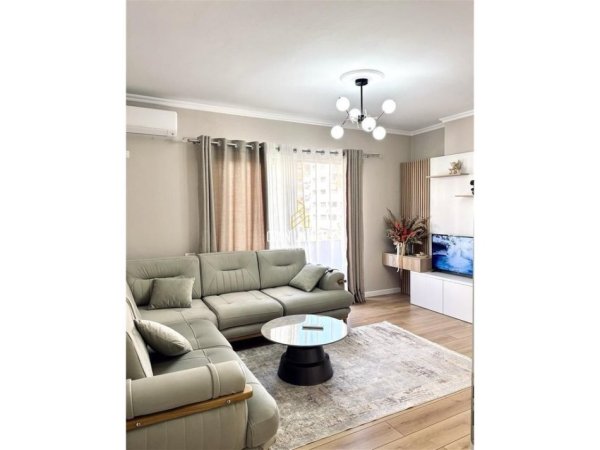 Tirane, jepet me qera apartament 1+1+Ballkon Kati 7, 74 m² 500 € (Vilës L, Astir)